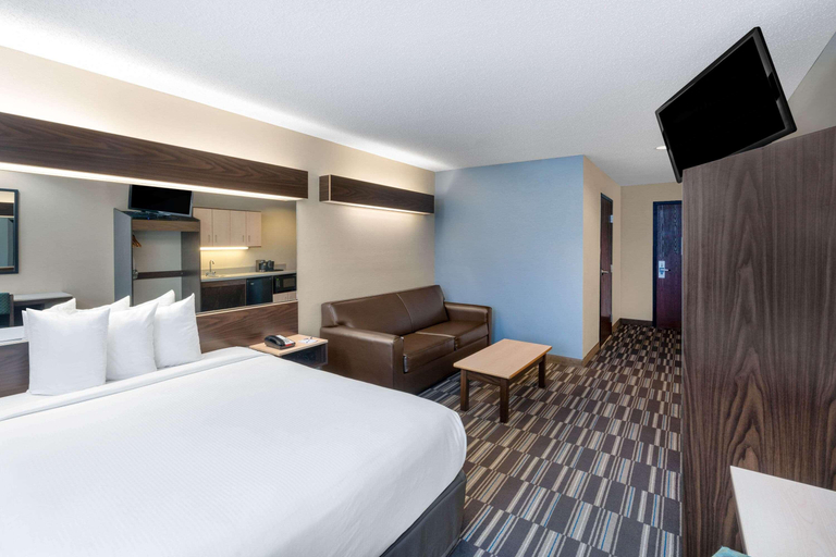 Bedroom 3, Microtel Inn & Suites By Wyndham Columbus North, Muscogee