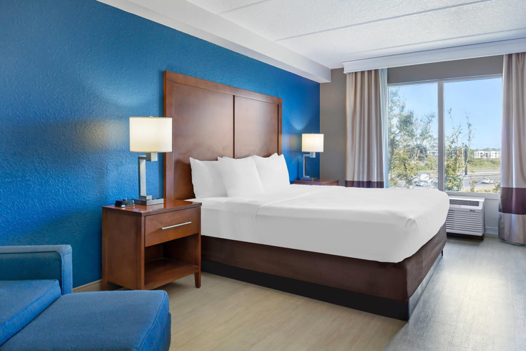 Bedroom 3, Comfort Inn & Suites Orlando North, Seminole