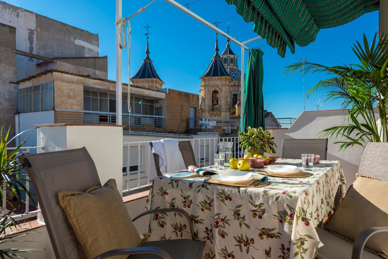 Food & Drinks, Genteel Home Mano de Hierro, Granada