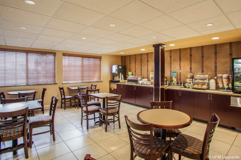 Food & Drinks 5, Quality Inn & Suites St Charles -West Chicago, Kane