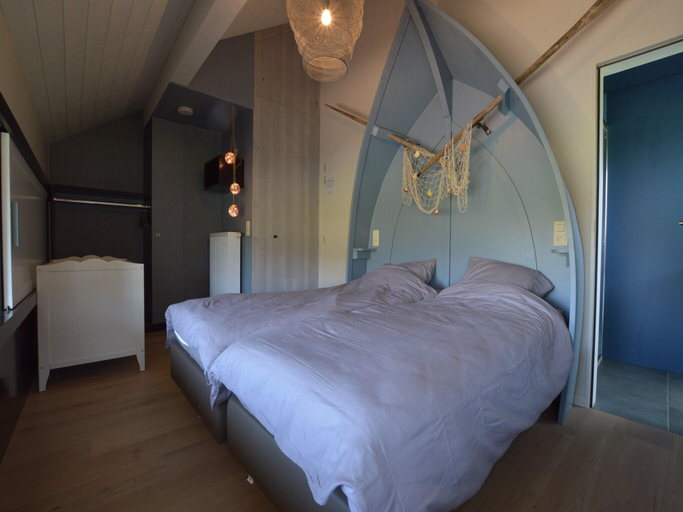 Bedroom 2, Chic Retreat Near Lake  Fens, Liège