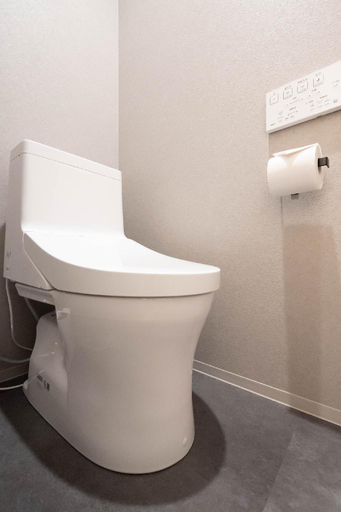 Bathroom 3, REPOS Tsuruhashi, Osaka