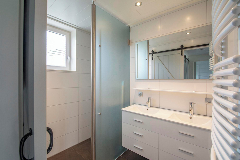 Bathroom 2, Bungalow Near Dutch Coast With Private Garden, Zijpe