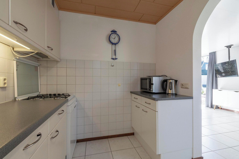 Private kitchen 3, Holiday Home St. Maartenszee Near Beach, Zijpe