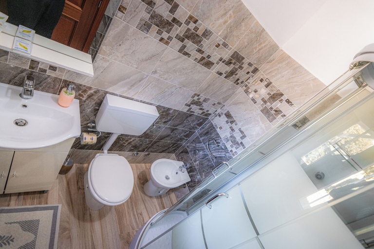 Bathroom 4, Tenuta San Lorenzo, Lecce
