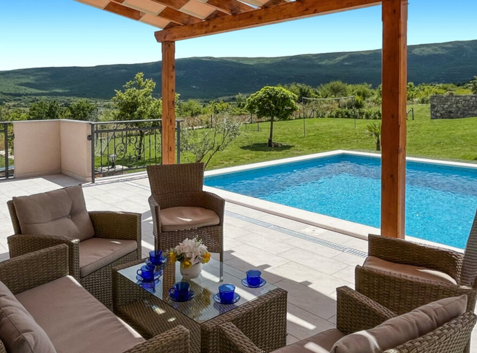 Others 4, Villa Maria With Outdoor Pool, Ružić