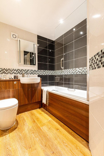 Bathroom 4, Stone Villa, Cheshire West and Chester