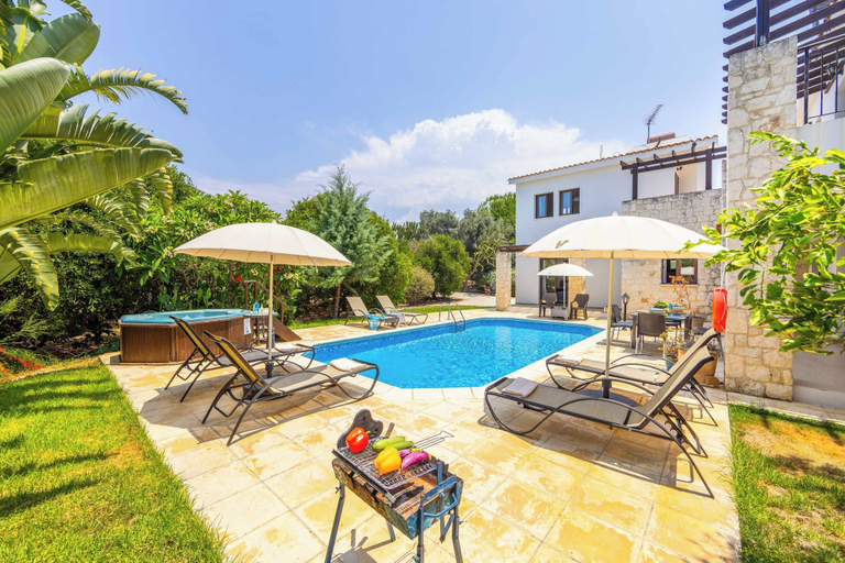 Others 5, Villa Ay Kyriaki