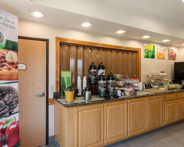Food & Drinks 5, Quality Inn Buffalo, Leon