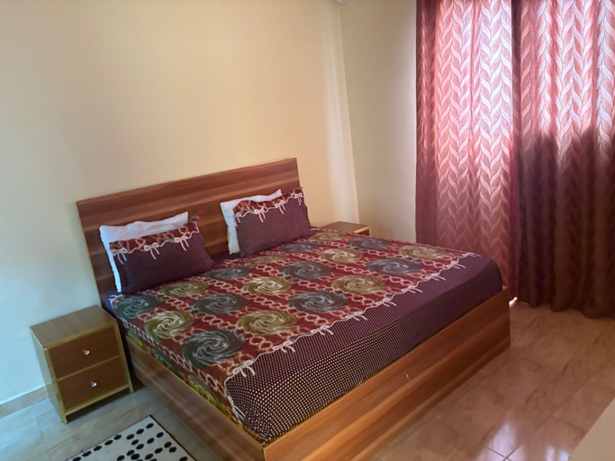 Room 3, Apartment Sleeps 6 With Free Parking, Dakar
