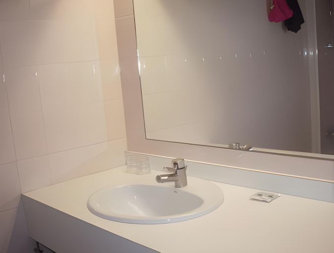 Bathroom 4, Hotel Azur, Rhône