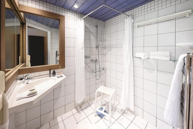 Bathroom 4, Club Belambra Tignes Val Claret, Savoie