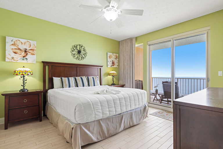 Bedroom 3, Treasure Island 1910, Bay
