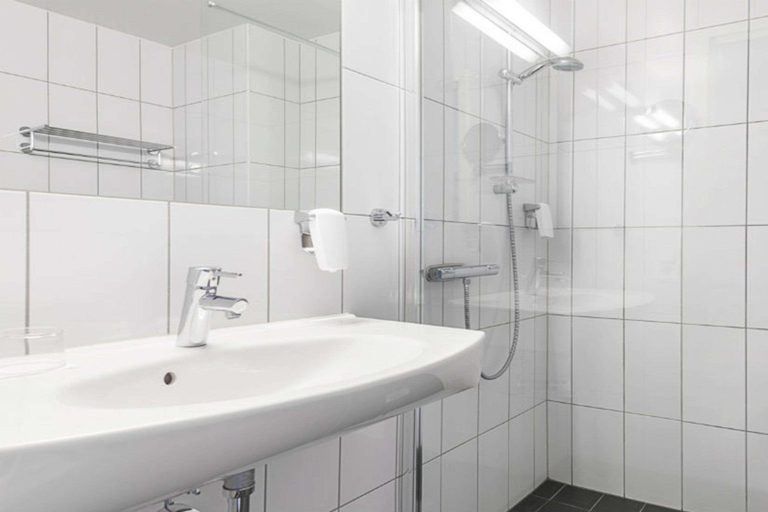 Bathroom 4, Quality Hotel Prisma, Skövde