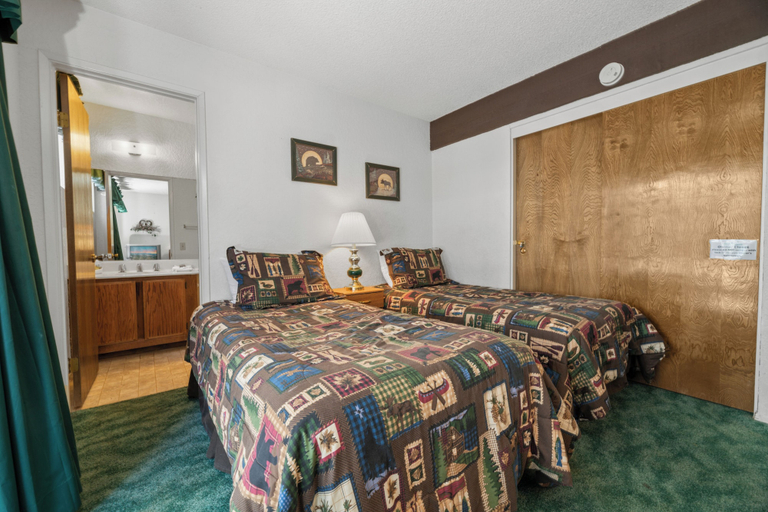 Bedroom 2, Boulder Bay Chalet Condo, San Bernardino