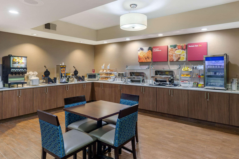 Food & Drinks 5, Comfort Suites Downtown Winston Salem , Forsyth