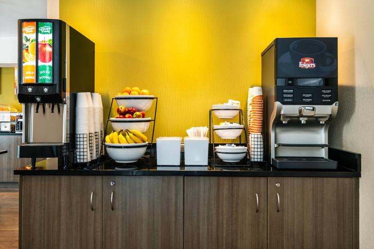 Food & Drinks 5, Comfort Inn South, Division No. 11