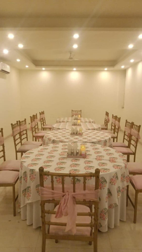 Food & Drinks 4, Akshay Corporate Hotel, Gurgaon