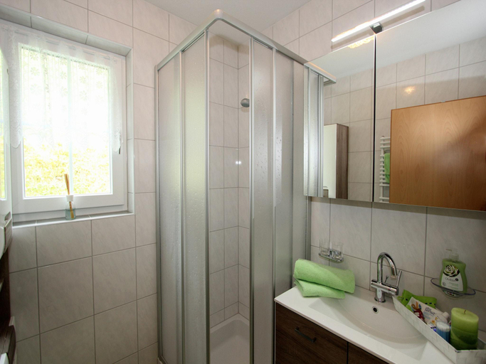 Bathroom, Apartment in Hochgallmigg near Ski Lift, Landeck