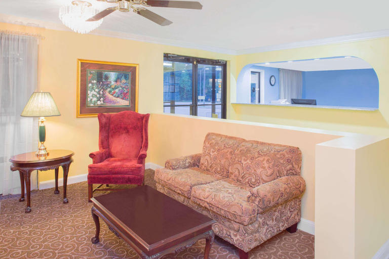 Public Area 2, Days Inn by Wyndham Andalusia, Covington