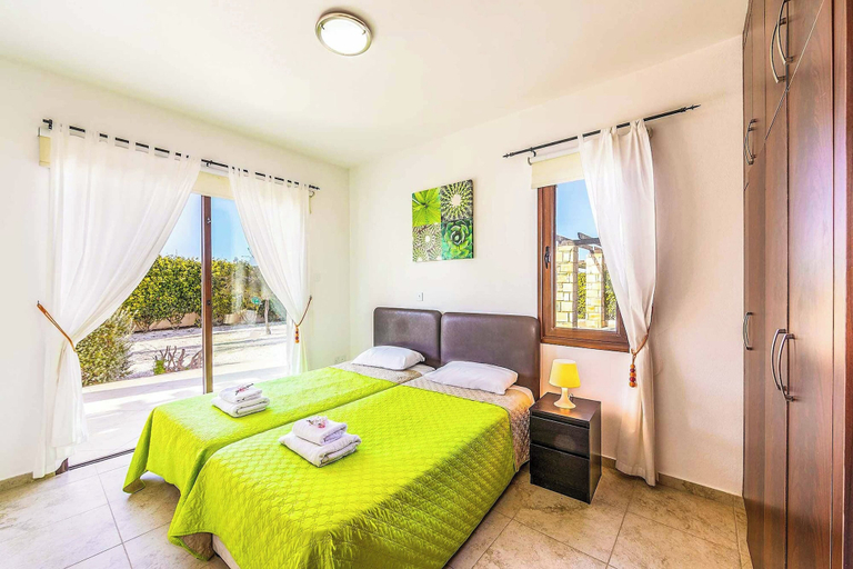 Others 3, Villa Eliza
