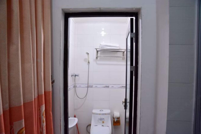 Bathroom 4, Nanjing Qingjian 1949 Bed and Breakfast (Yunshuiyao Scenic Area Branch), Zhangzhou