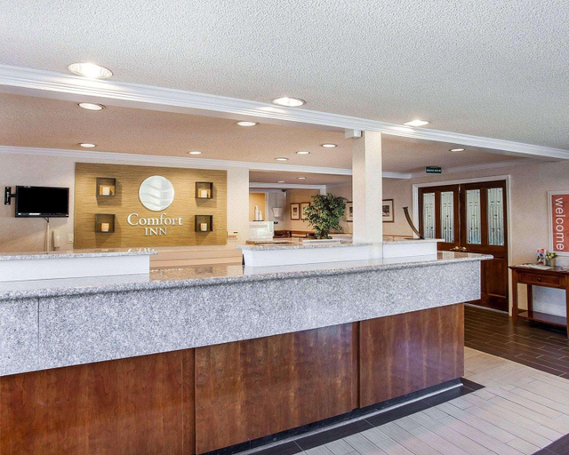 Public Area 3, Quality Inn Kirkland, King