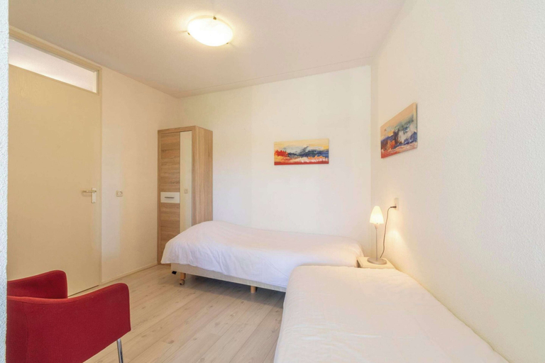 Room 3, Cozy Dune-view Apartment, Den Helder