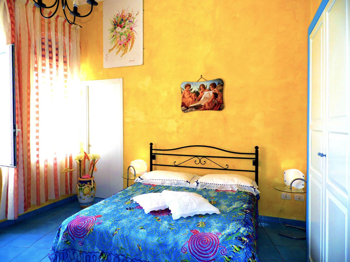 Bedroom 3, Dimora Carlo III, Salerno