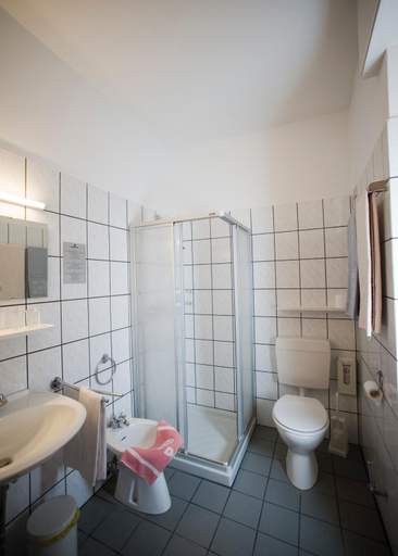 Bathroom 3, Hotel Deva, Trento