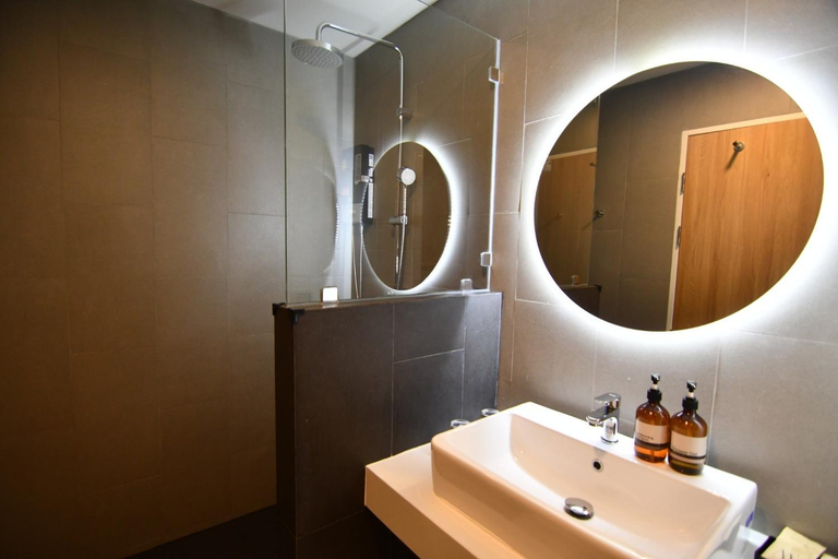Bathroom 3, Alto Hotel M, Mae Sot
