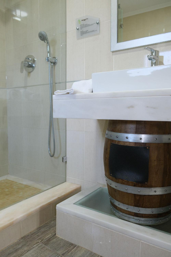 Bathroom 3, Montinho De Ouro, Lagos
