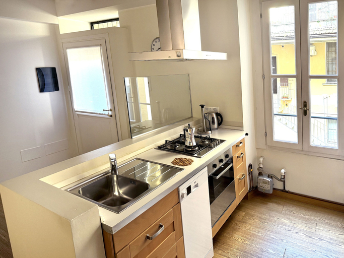 Others 4, 1-bed Flat Near The Duomo, Milano