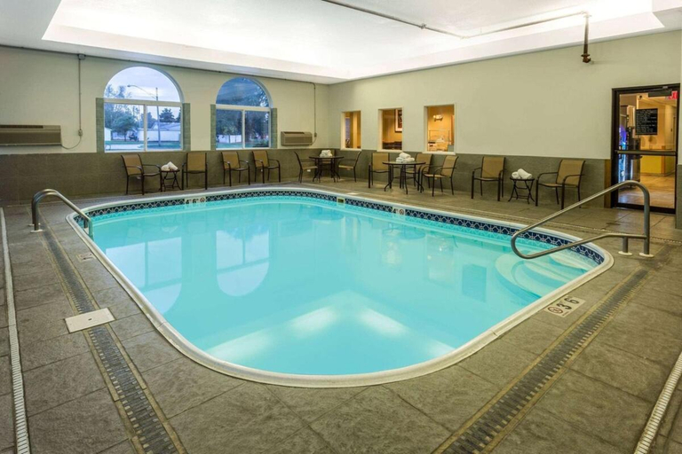 Sport & Beauty, AmericInn by Wyndham Streator, La Salle