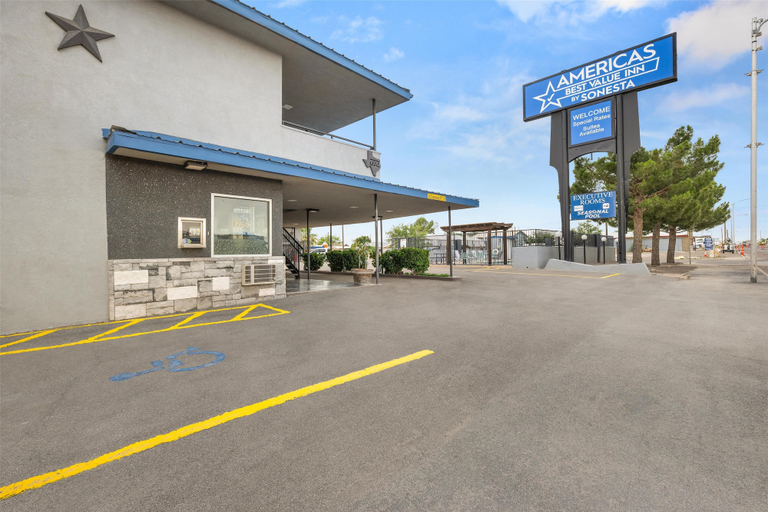 Exterior & Views 2, AMERICAS BEST VALUE INN BY SONESTA PECOS, Reeves