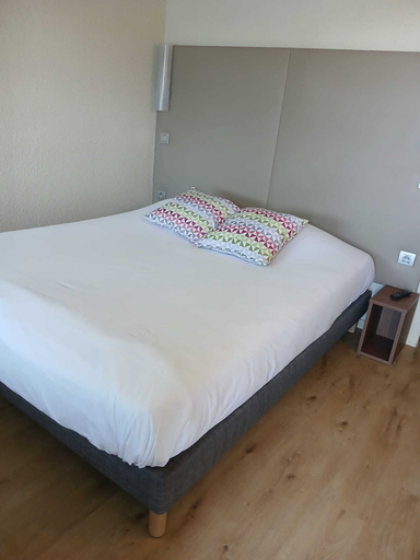 Bedroom 4, Hotel Campanile Orleans Ouest - La Chapelle St Mesmin, Loiret