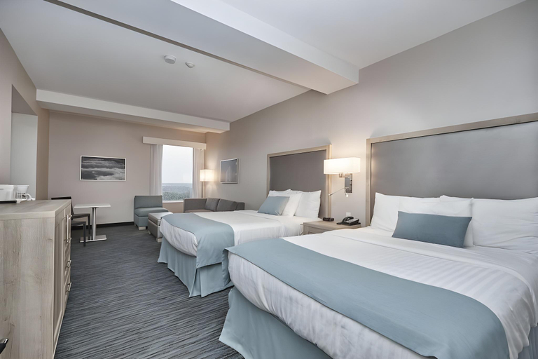 Bedroom 2, Vittoria Hotel & Suites, Niagara