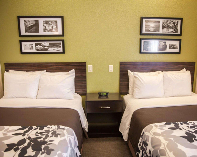 Bedroom 3, Sleep Inn & Suites Hagerstown, Washington