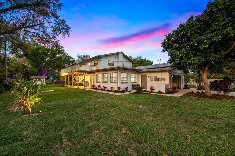 Exterior & Views 2, Luxury Retreat: Pool, Games, Basketball & More!, Pinellas