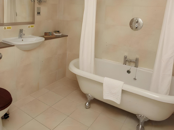 Bathroom 4, Farington Lodge Hotel, Lancashire