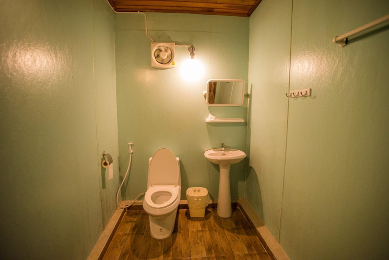 Bathroom 3, The Camper Lodge, Khao Sok, Phanom