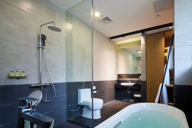 Bathroom 4, Yangshuo The One Hotel, Guilin