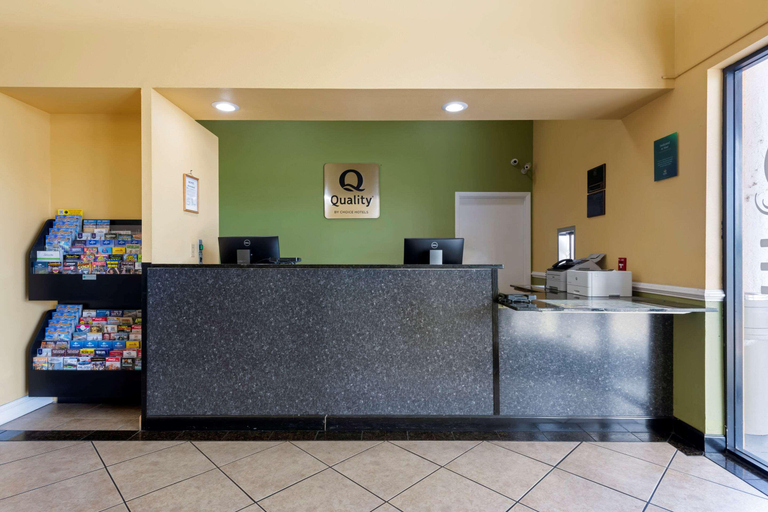 Public Area 2, Quality Inn & Suites Mt Dora North, Lake