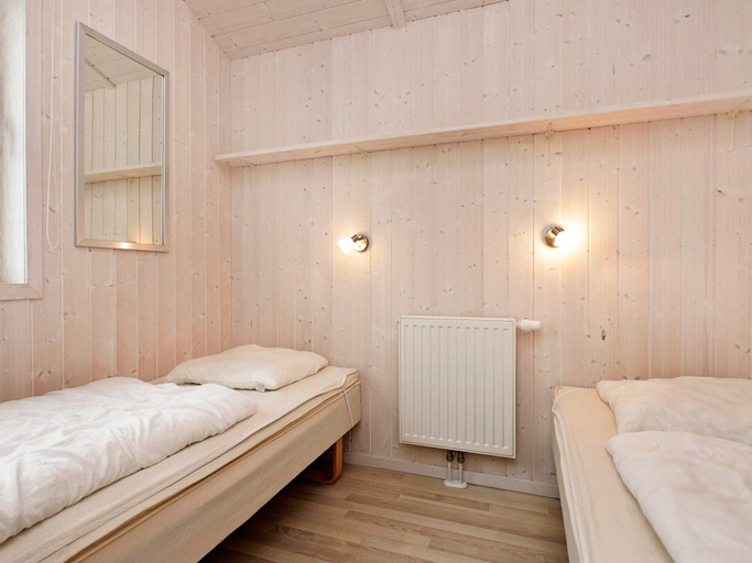 Bedroom 2, Holiday Home in GrÃ¶mmitz, Ostholstein