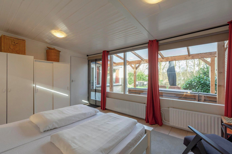 Room 4, Dune 186 Bungalow on Edge of Park Duinland, Zijpe
