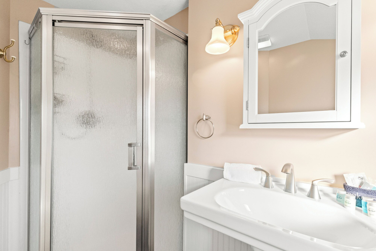Bathroom 3, Just Beachy 2BR Dog-friendly Townhouse Near Beaches & Attractions!, Bay