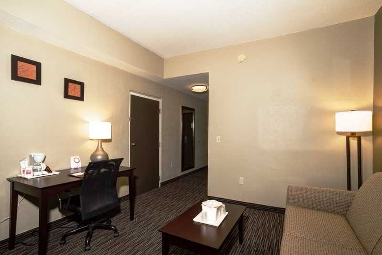Bedroom 3, Comfort Suites Clearwater - Dunedin, Pinellas