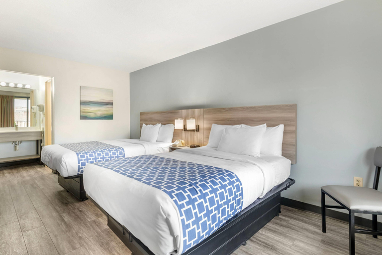Bedroom 3, Suburban Studios Tysons Corner, Fairfax