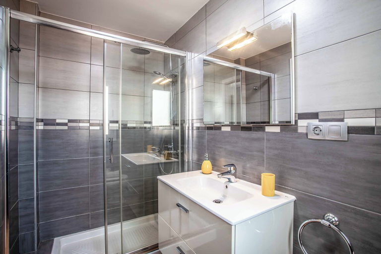 Bathroom 4, Villa Bonnie, Las Palmas