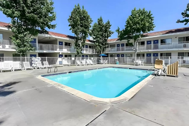 Sport & Beauty 4, Super 8 By Wyndham San Jose, Santa Clara